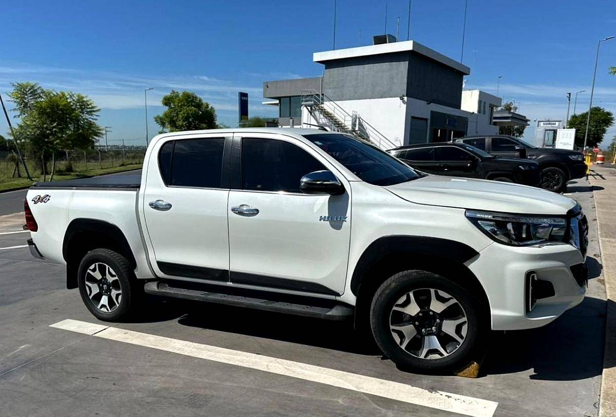 Toyota Hilux 2.8 TDI CD 4X4 SRX AT6 177cv 2019 U$ 36.499 DIE