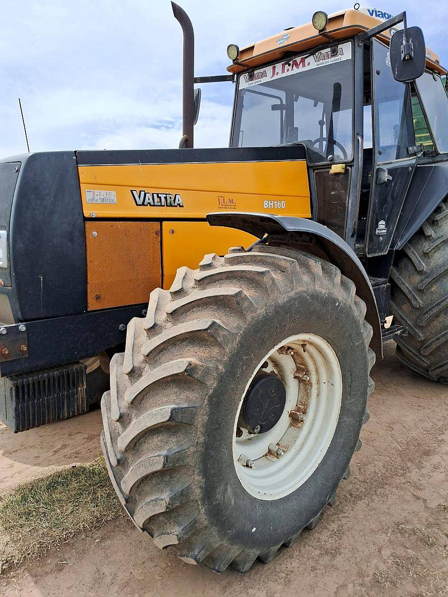 Tractor Valtra BH 160 con Cabina y Climatic