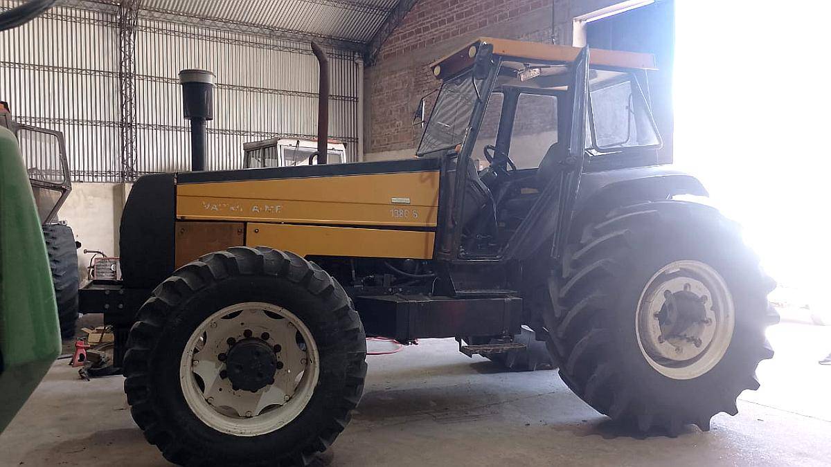 Tractor Valmet 1380 4X4 - año 2001