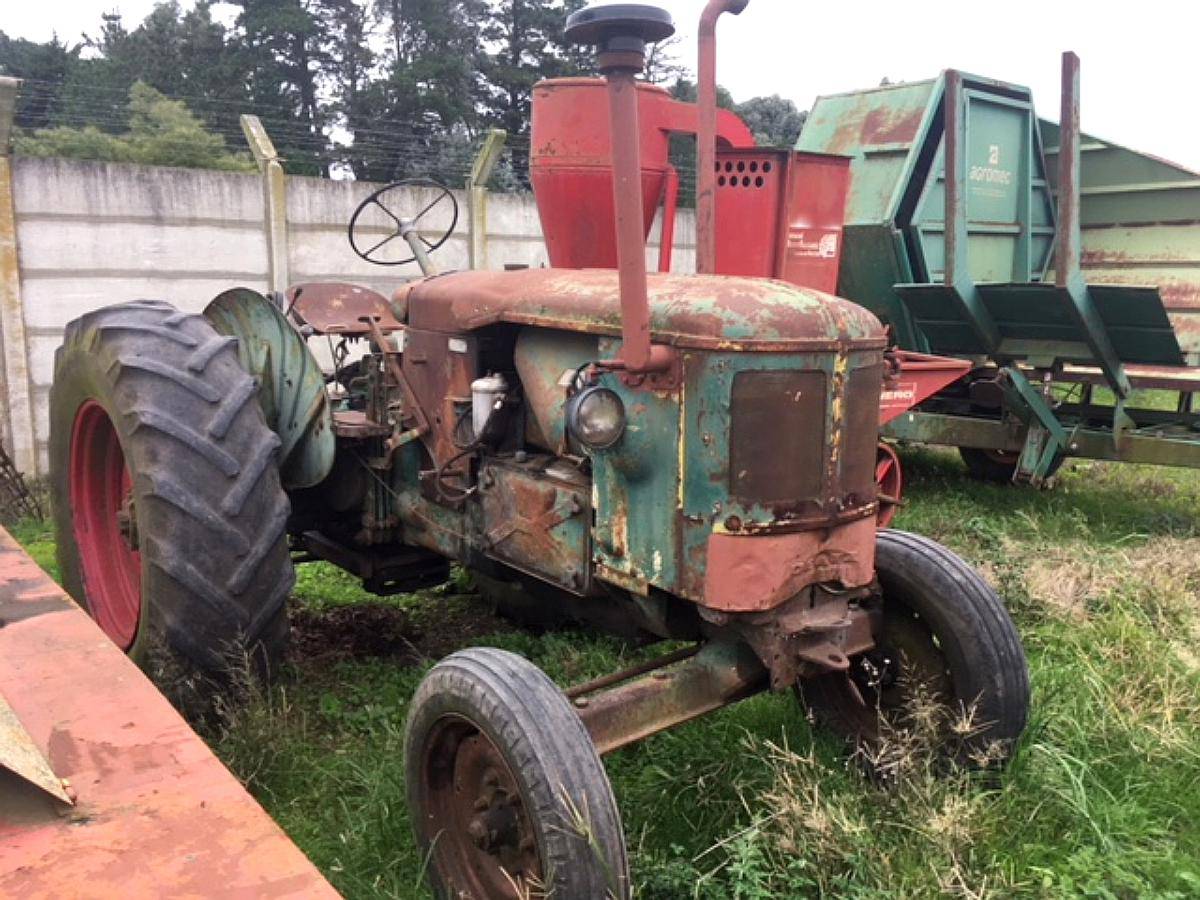Tractor Deutz A55 con Toma de Fuerza e Hidráulico