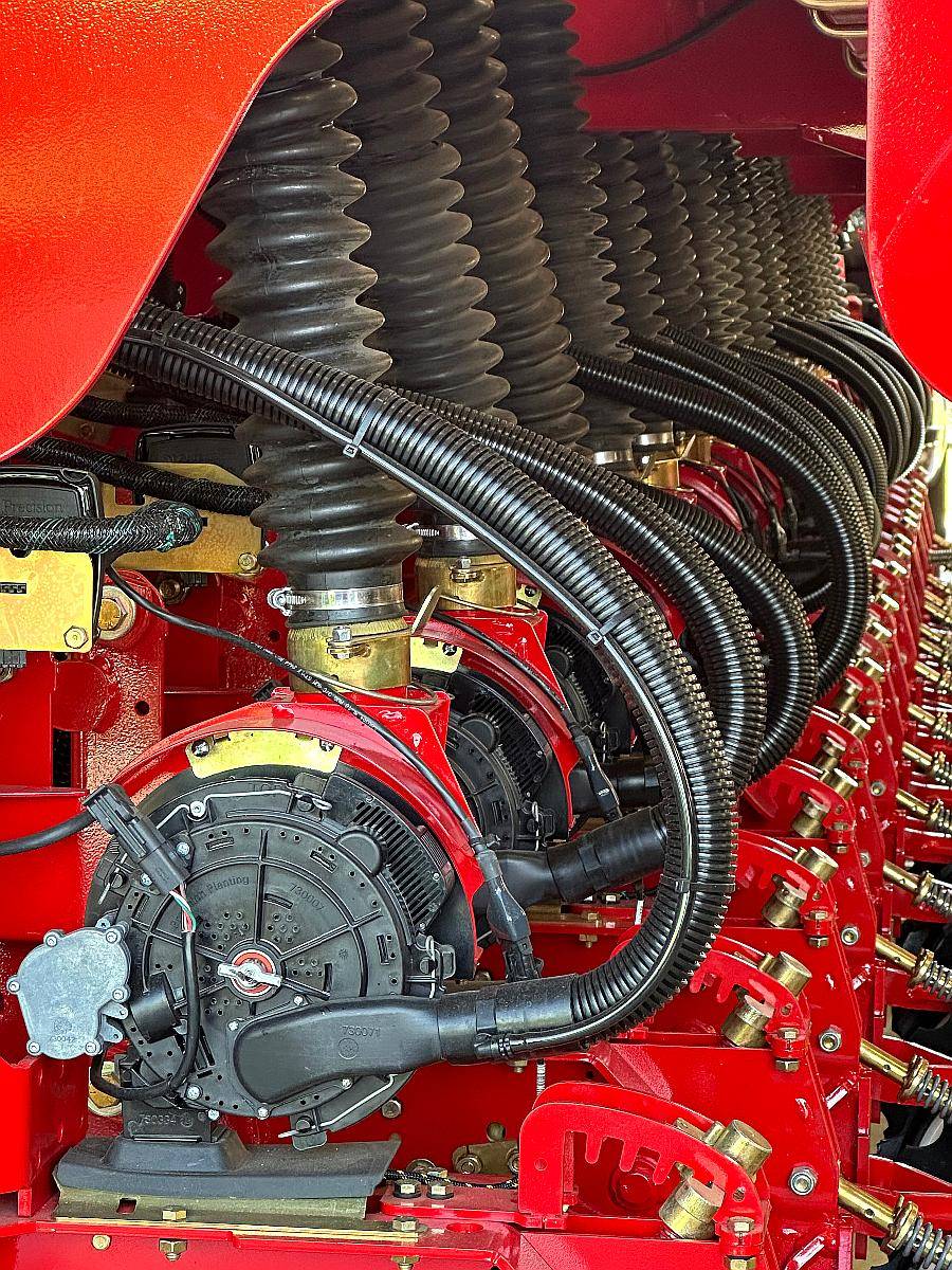 Apache 27000 20 a 42 / 16 Líneas a 52 Precicion Planting