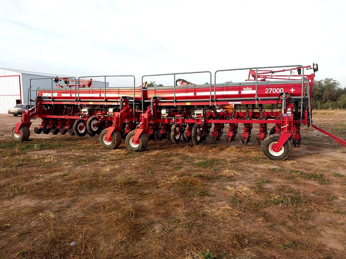 Dueño Vende Sembradora Apache 27000 de 22 Surcos
