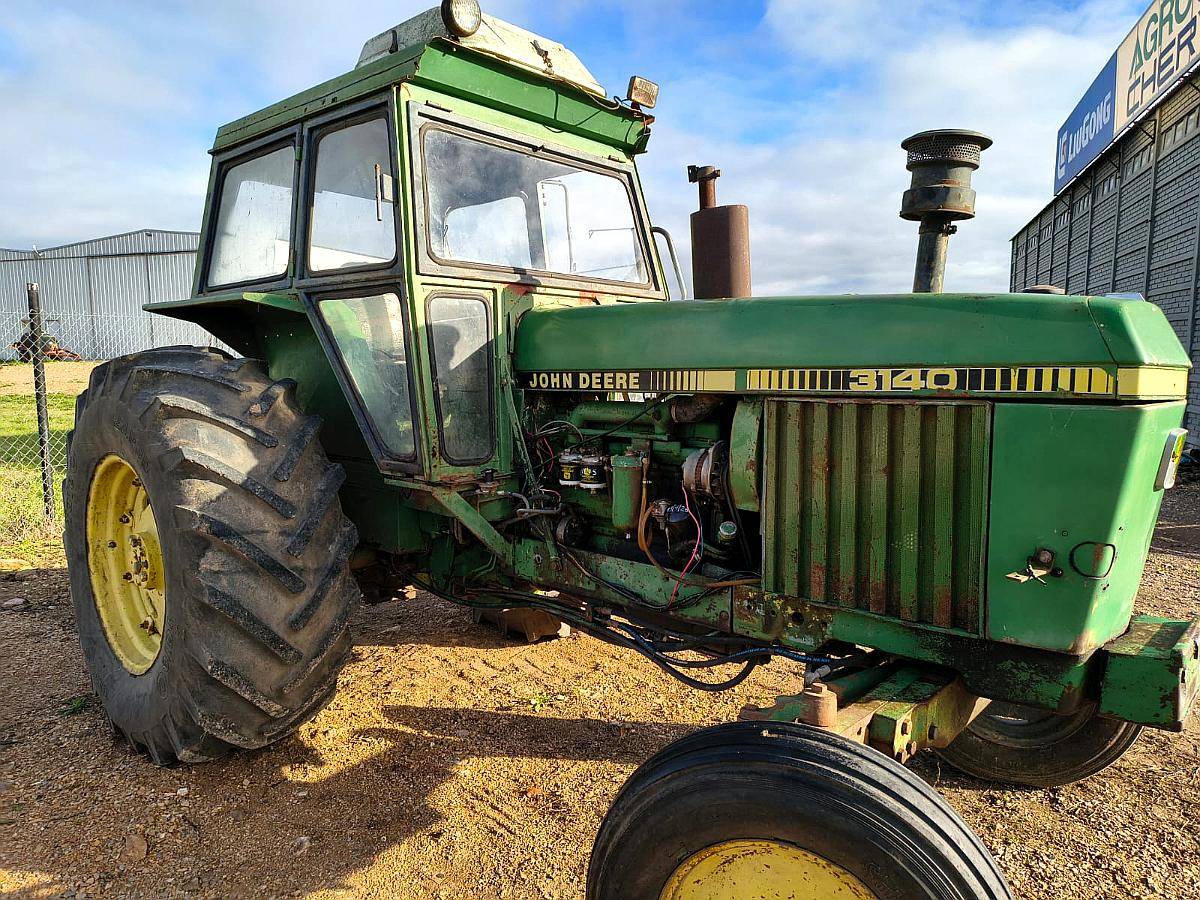 Tractor John Deere 3140