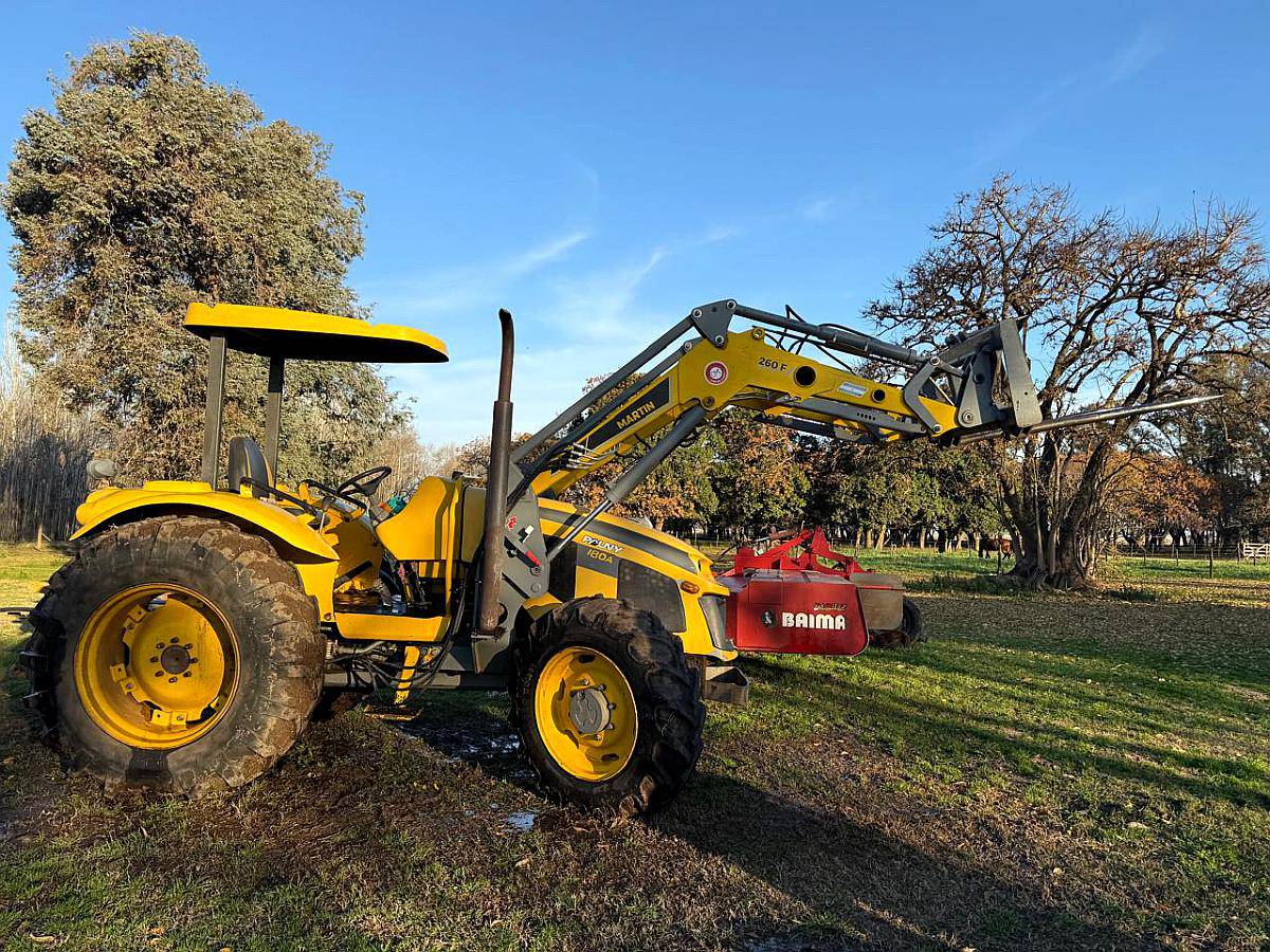 Tractor Usado Marca Pauny Modelo 180 a Doble Tracción
