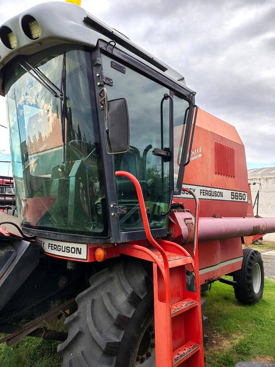 Cosechadora Massey Ferguson 5650 L 2004