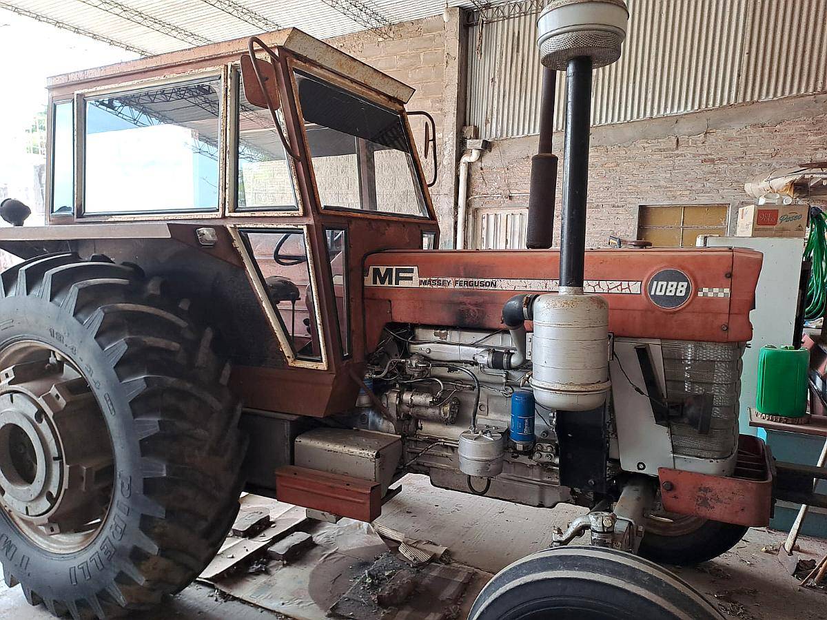 Tractor Massey Ferguson 1088
