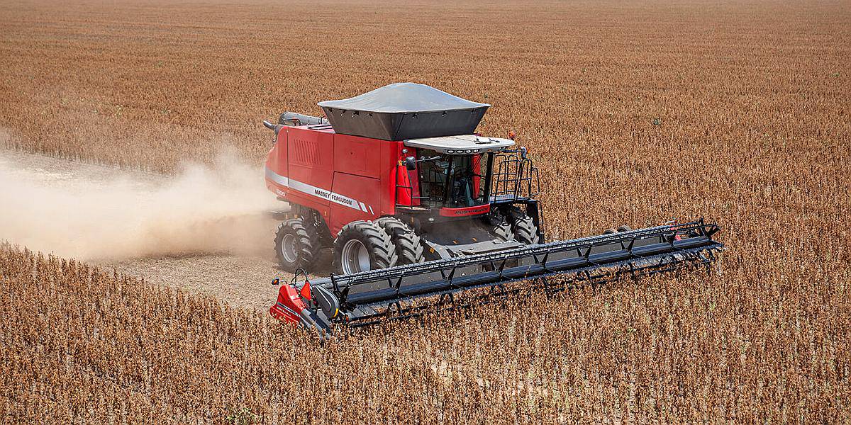 Massey Ferguson 9695 con Draper 35 Pies