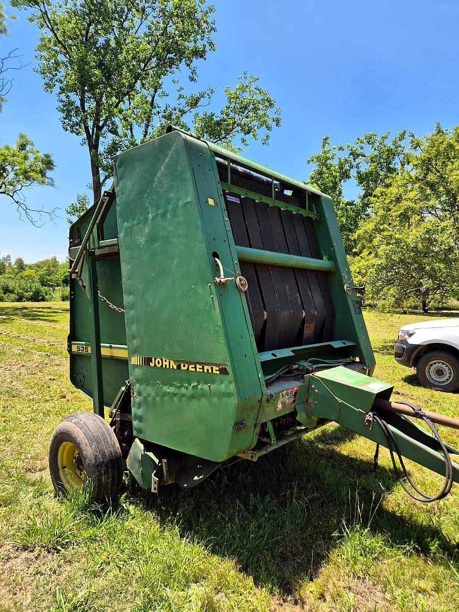 Rotoenfardadora John Deere 535