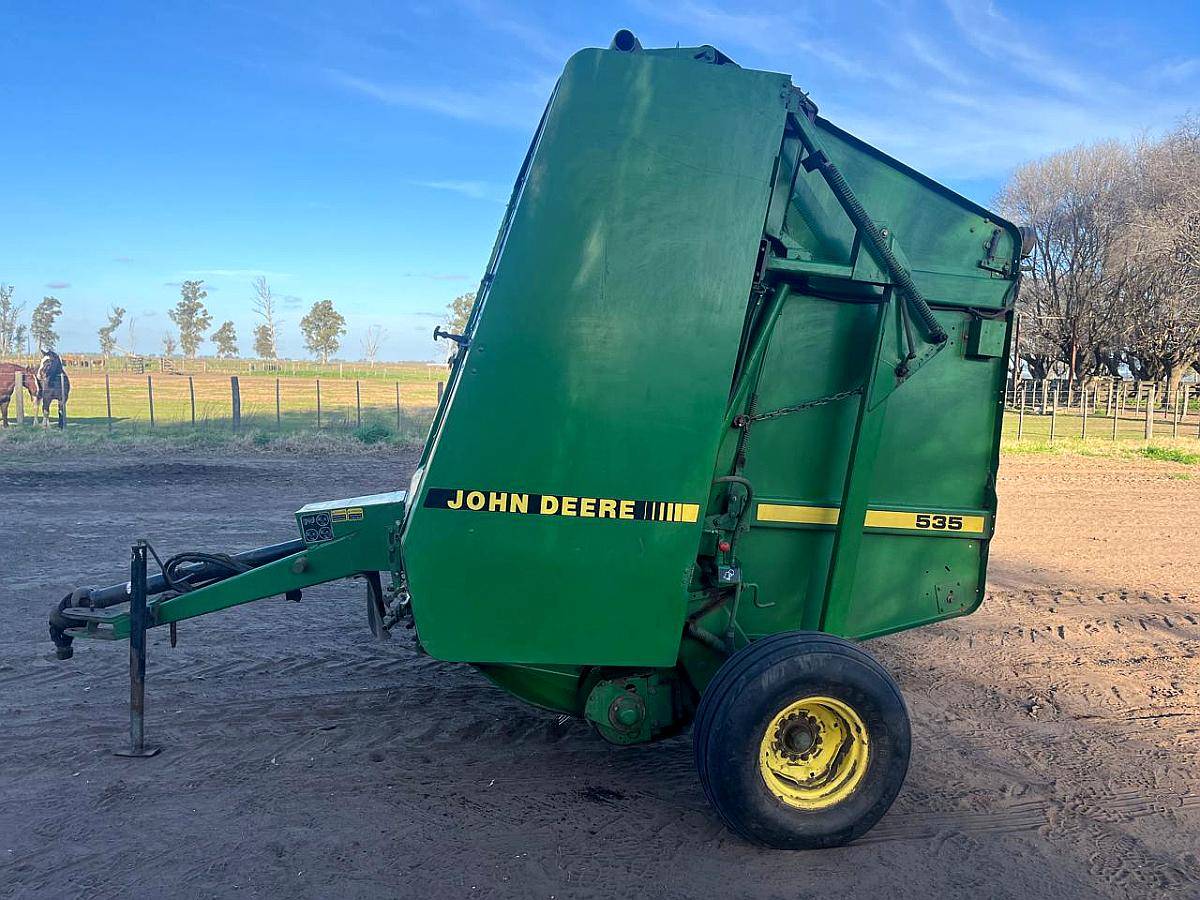 Rotoenfardadora John Deere 535