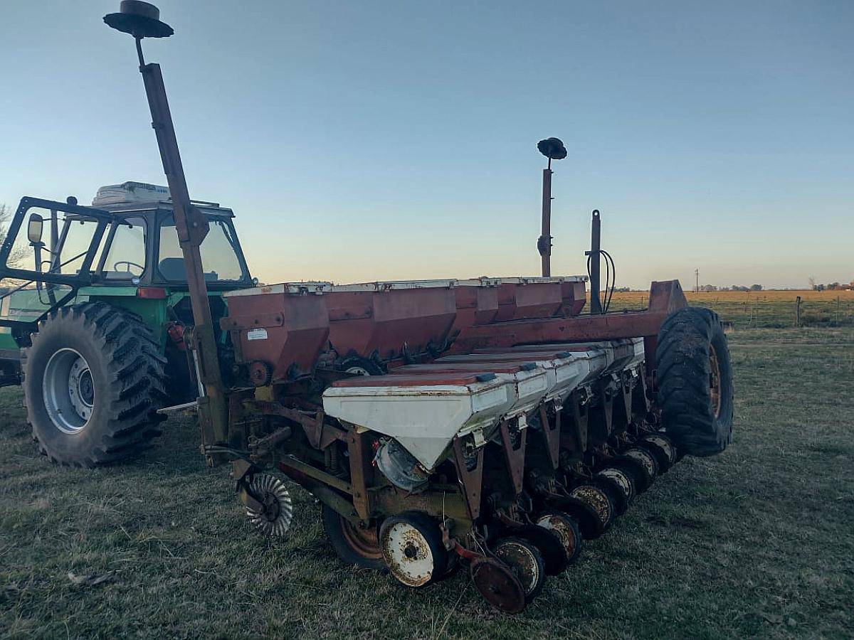 Sembradora Apache 6100 de 9 a 52