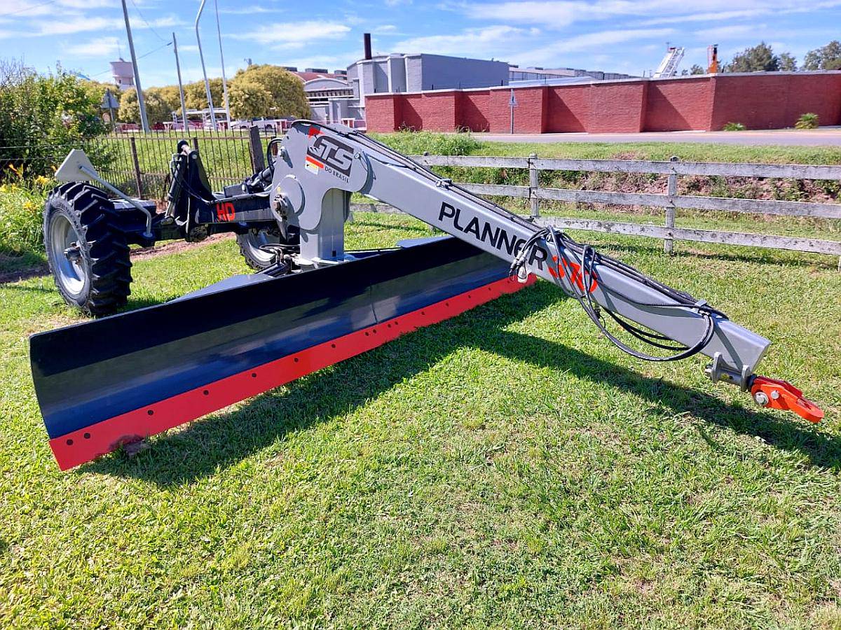 Niveladora de Arrastre Liviana GTS Modelo Planner 310 H D