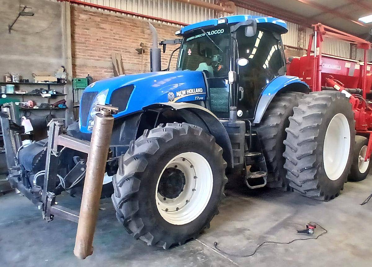 Tractor New Holland T7. 245 Dual 7.000 HS, Piloto - 2017