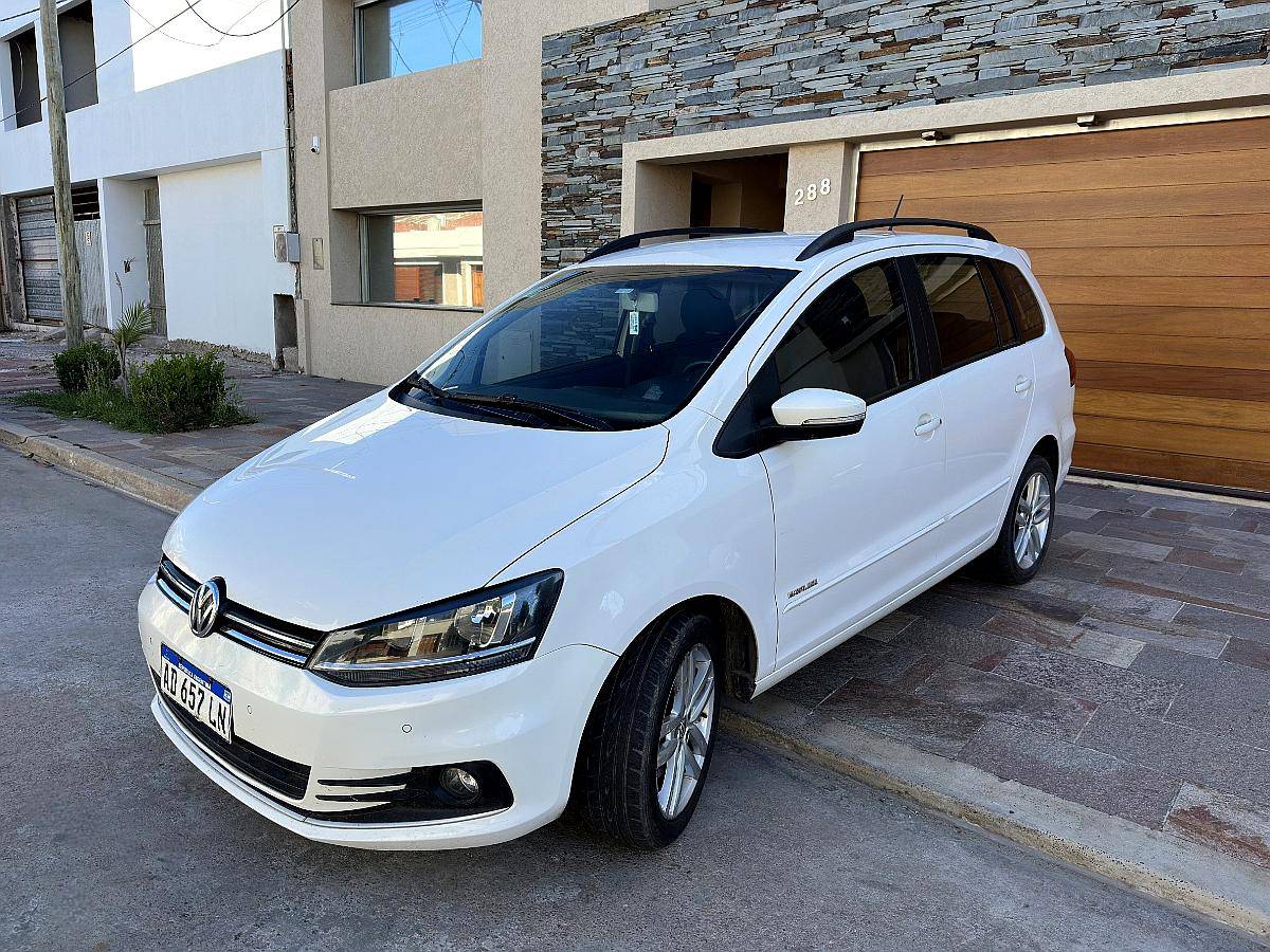 Liquido Volkswagen Suran 1.6 Imotion Highline 110cv AT.