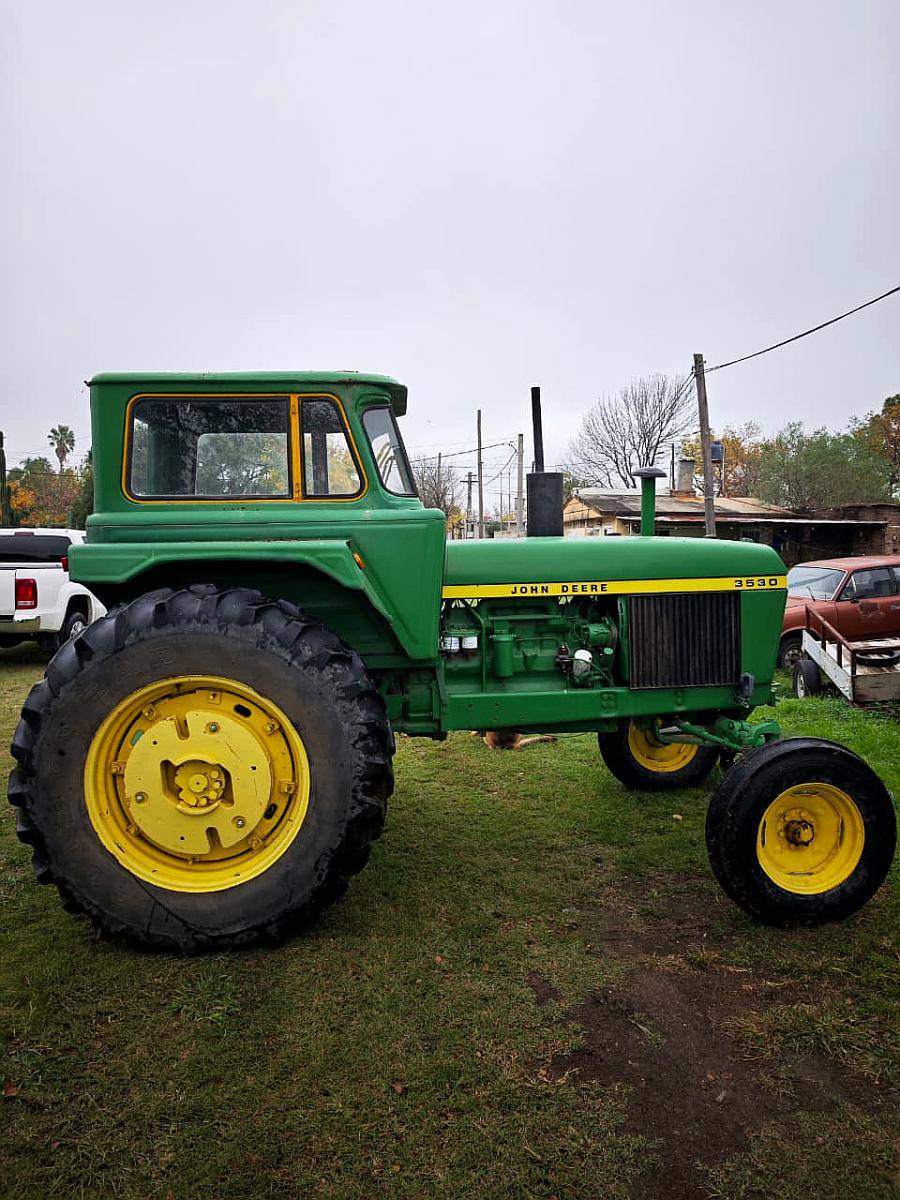 Tractor John Deere 3530. Impecable