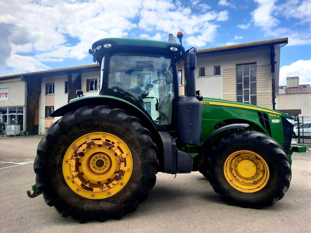 John Deere 8335 R