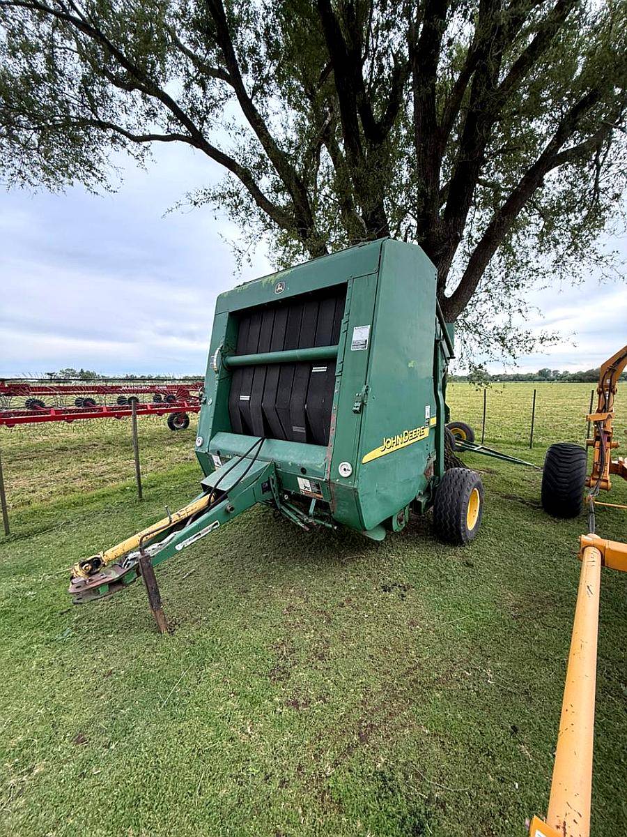 Rotoenfardadora John Deere 567