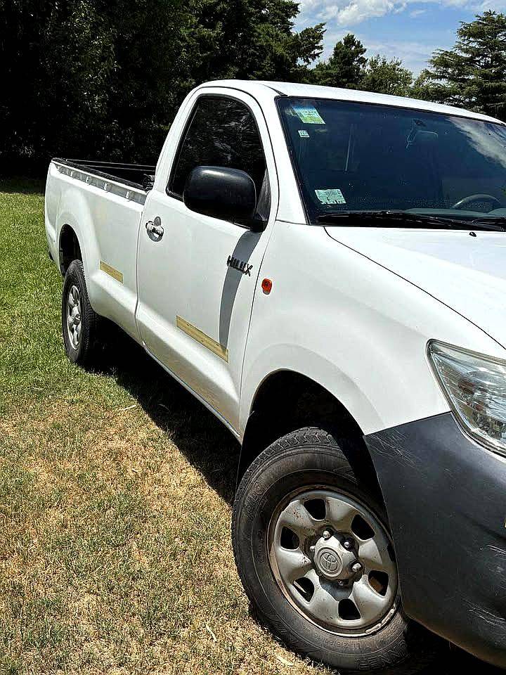 Toyota Hilux Cabina Simple 4X4