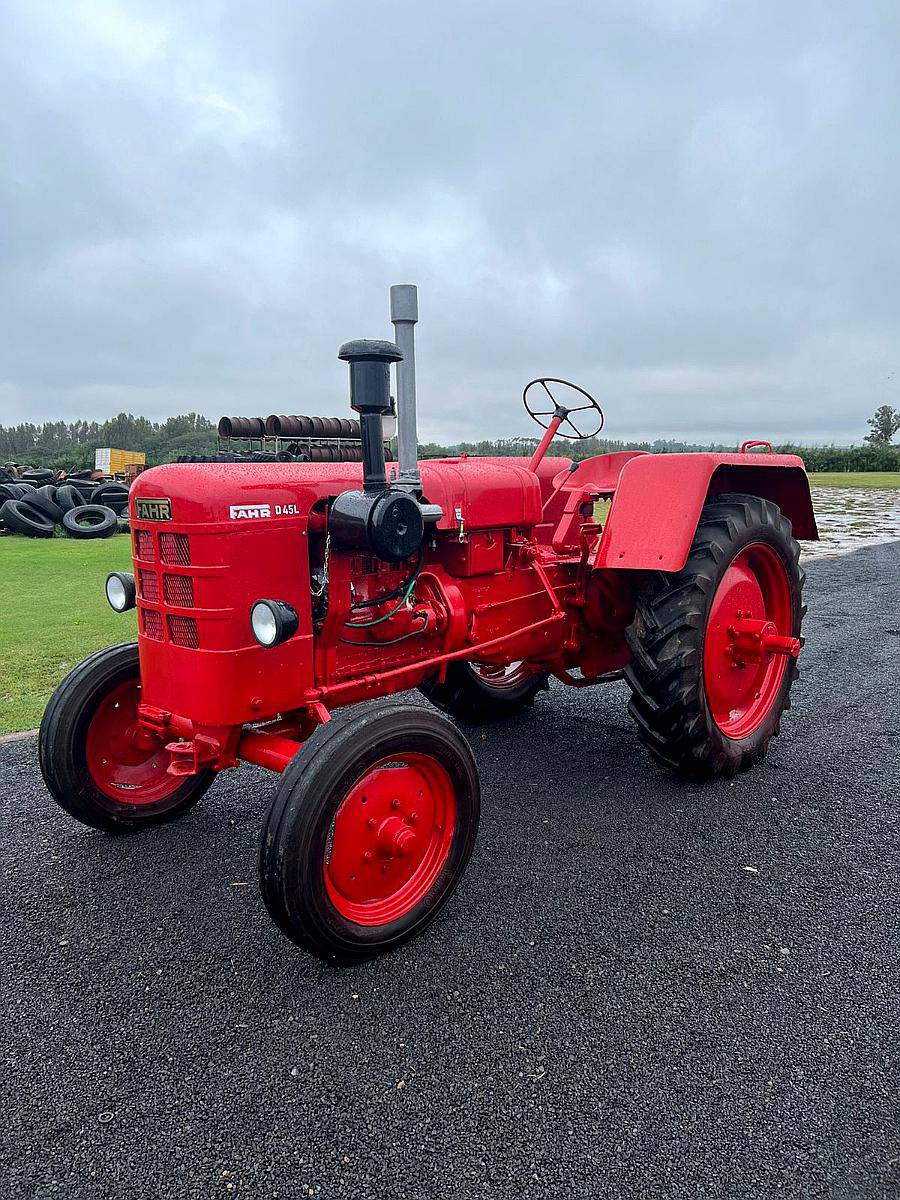 Tractor Fahr D45l con Toma de Fuerza