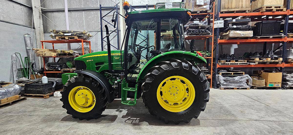 Tractor John Deere 5090e. 0 KM.