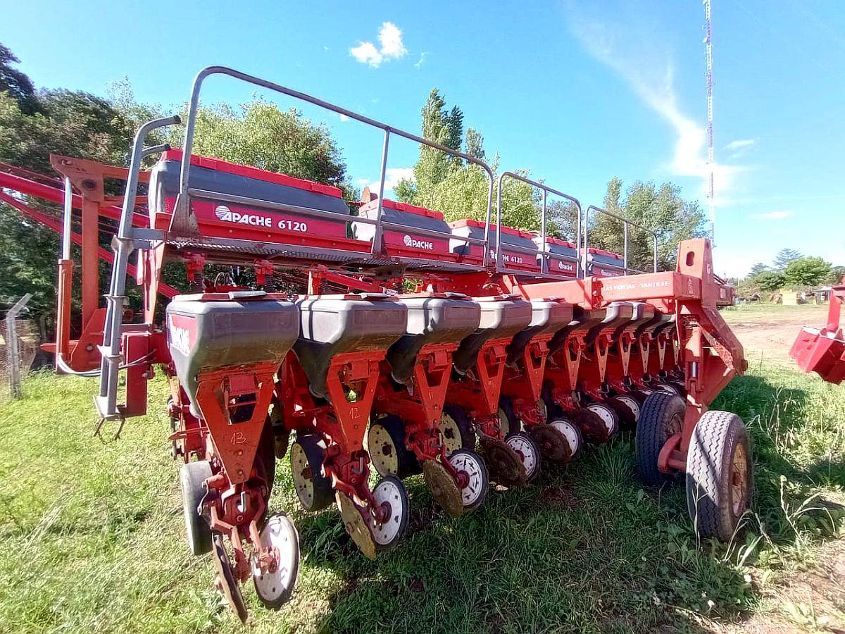 Sembradora Apache M6120 de 13 a 5252 C/ Monitor