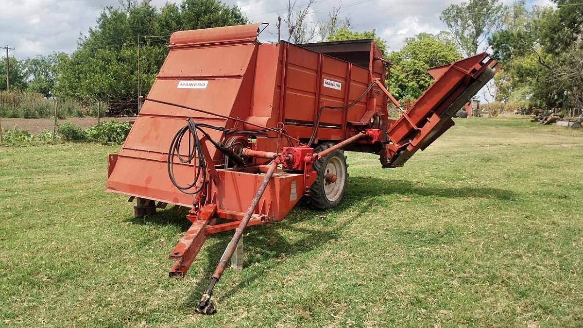 Picadora Integral Mainero con Descarga Lateral