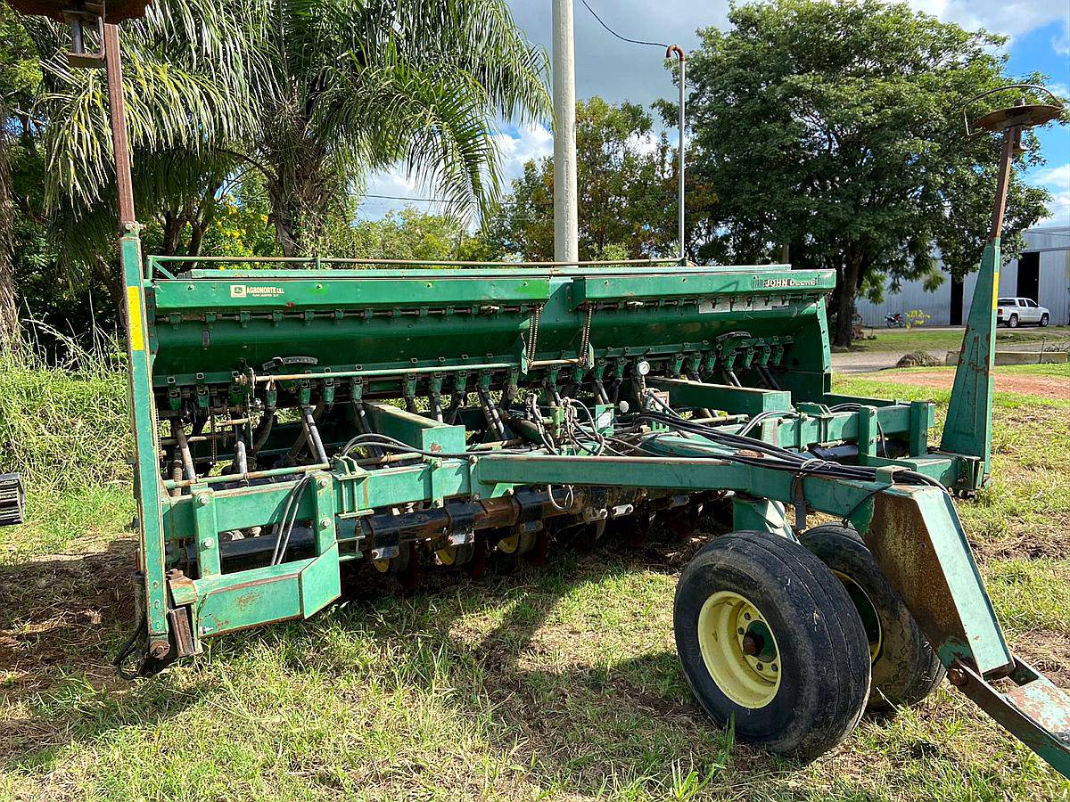 Sembradora Jhon Deere 750 de 24/19 CMS