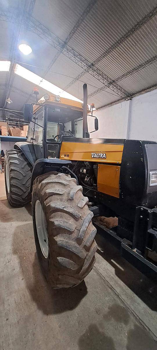 Tractor Valtra BH 160, año 2006, 2.300 Hs de Motor, Aire