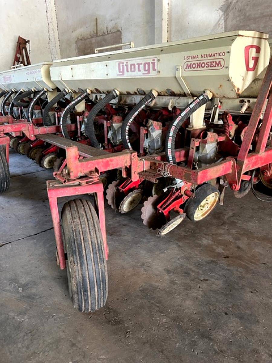 Sembradora Giorgi Mod G6000n