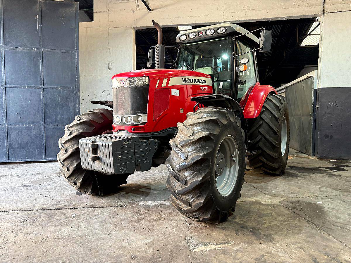 Tractor, Massey Ferguson 7217, año 2018, 4500 Hs Impecable