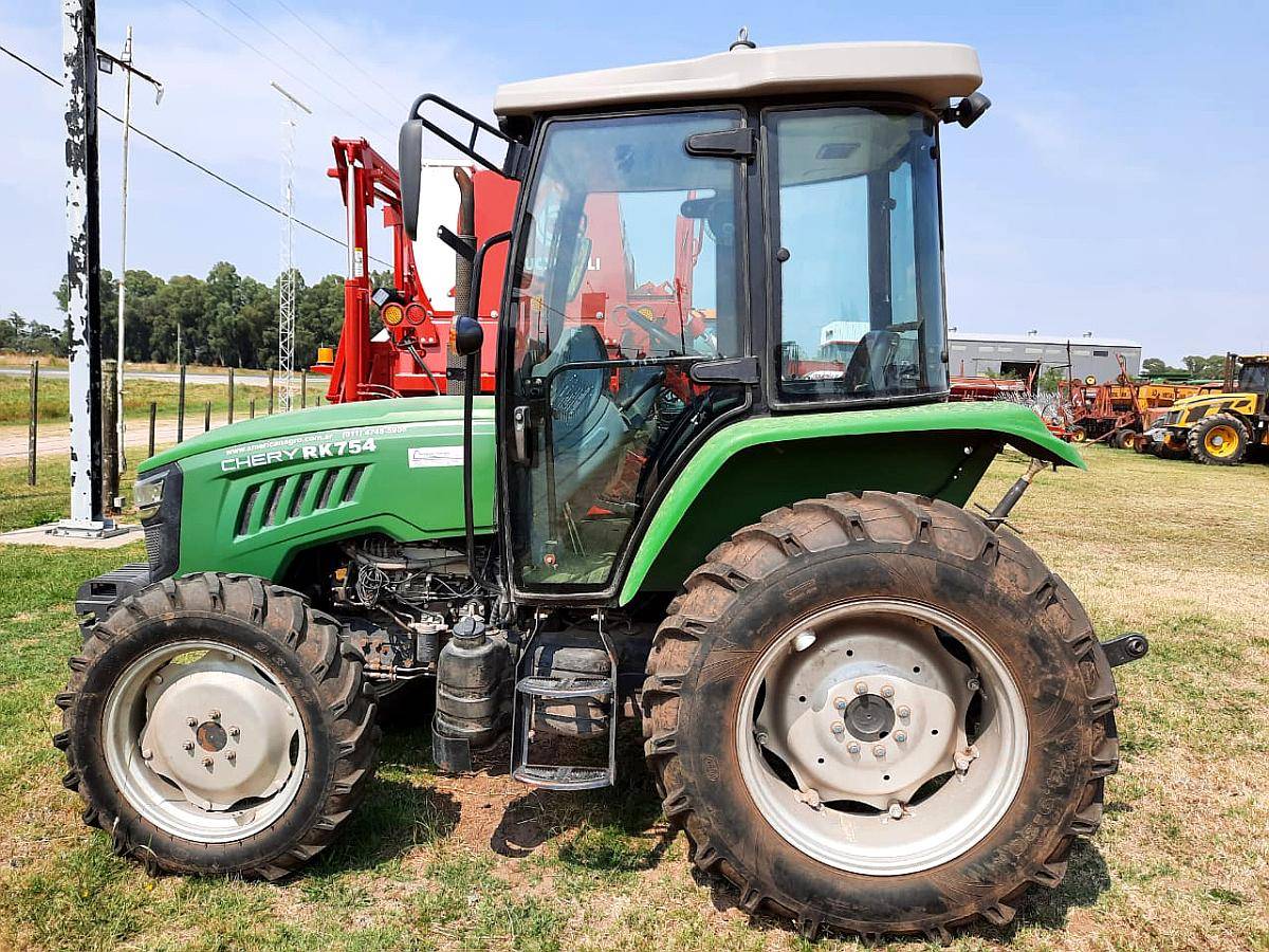 Tractor Chery RK 754. Buen Estado.
