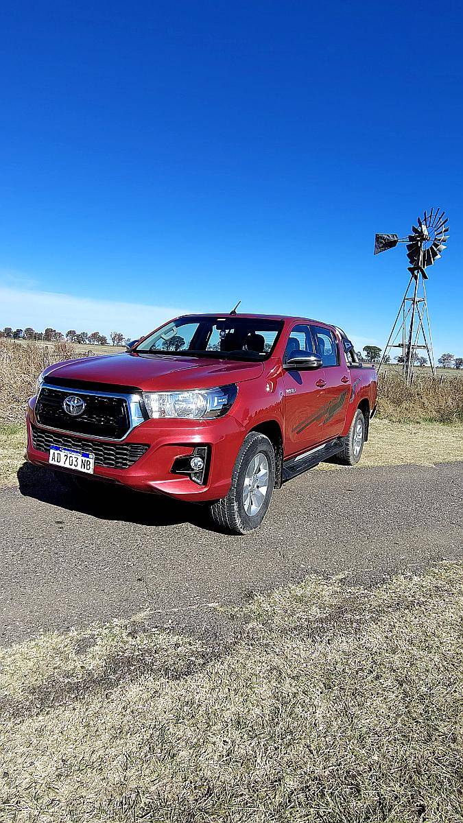 Vendo Toyota Hilux SRV D/C 4X4