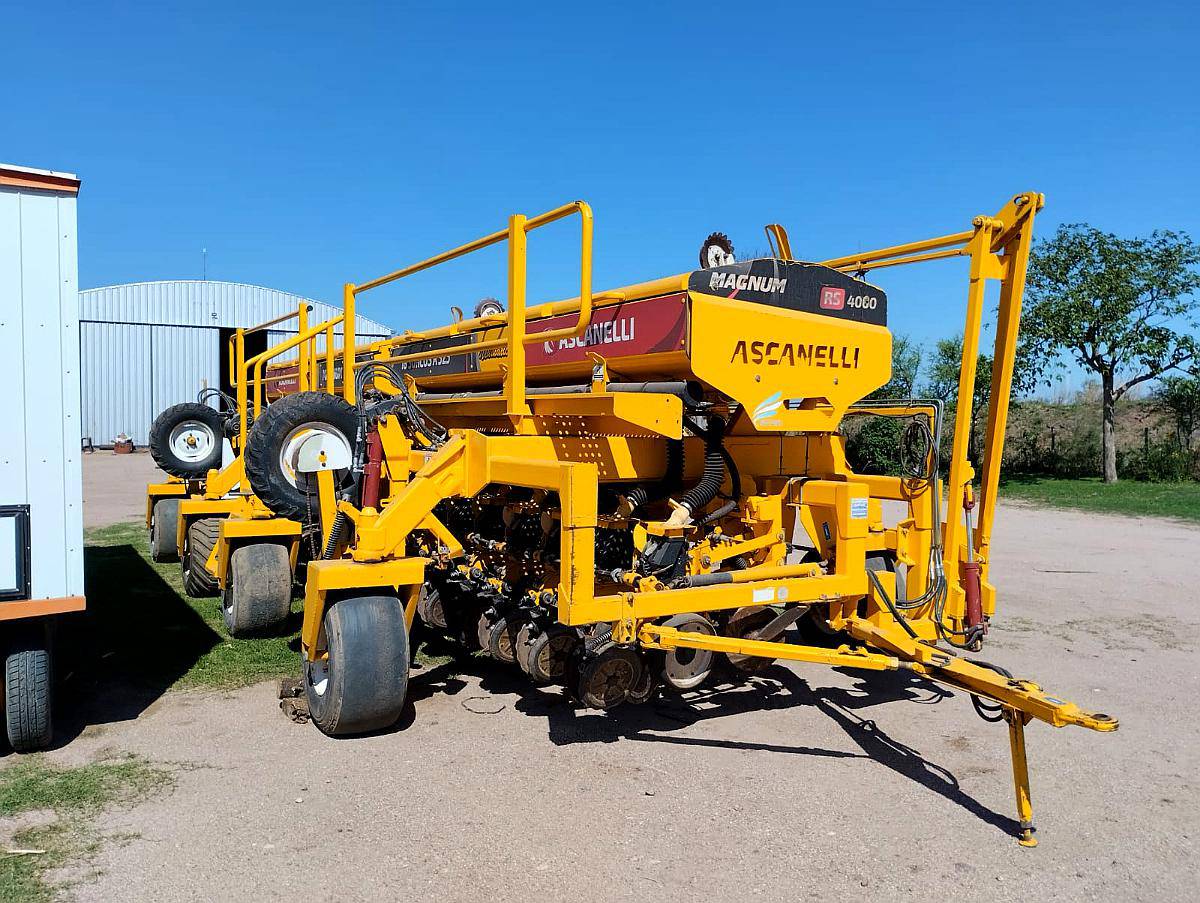 Sembradora Ascanelli Magnum RS 4000 Neumática de 18 a 52cm