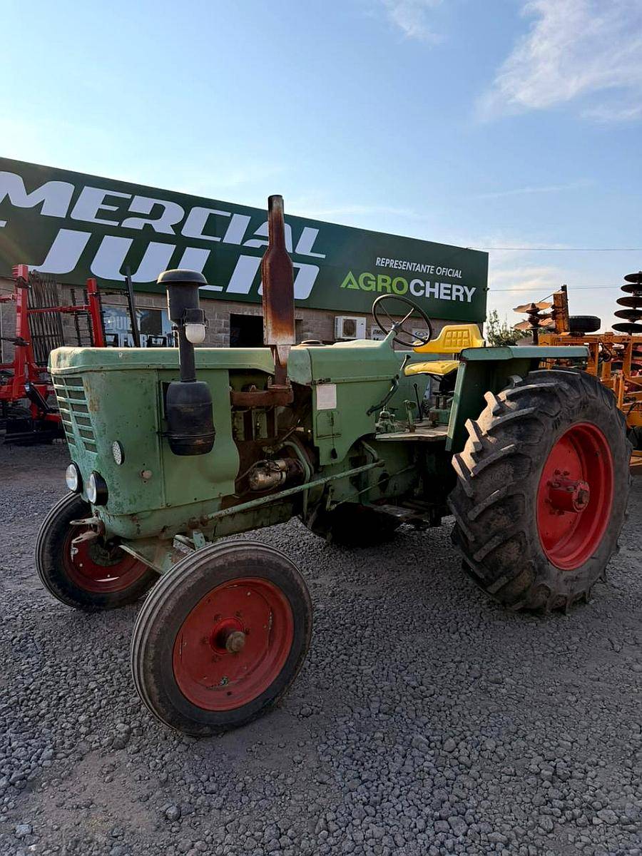 Tractor Deutz 65 con Motor 1114, Hidráulico, Toma de Fuerza