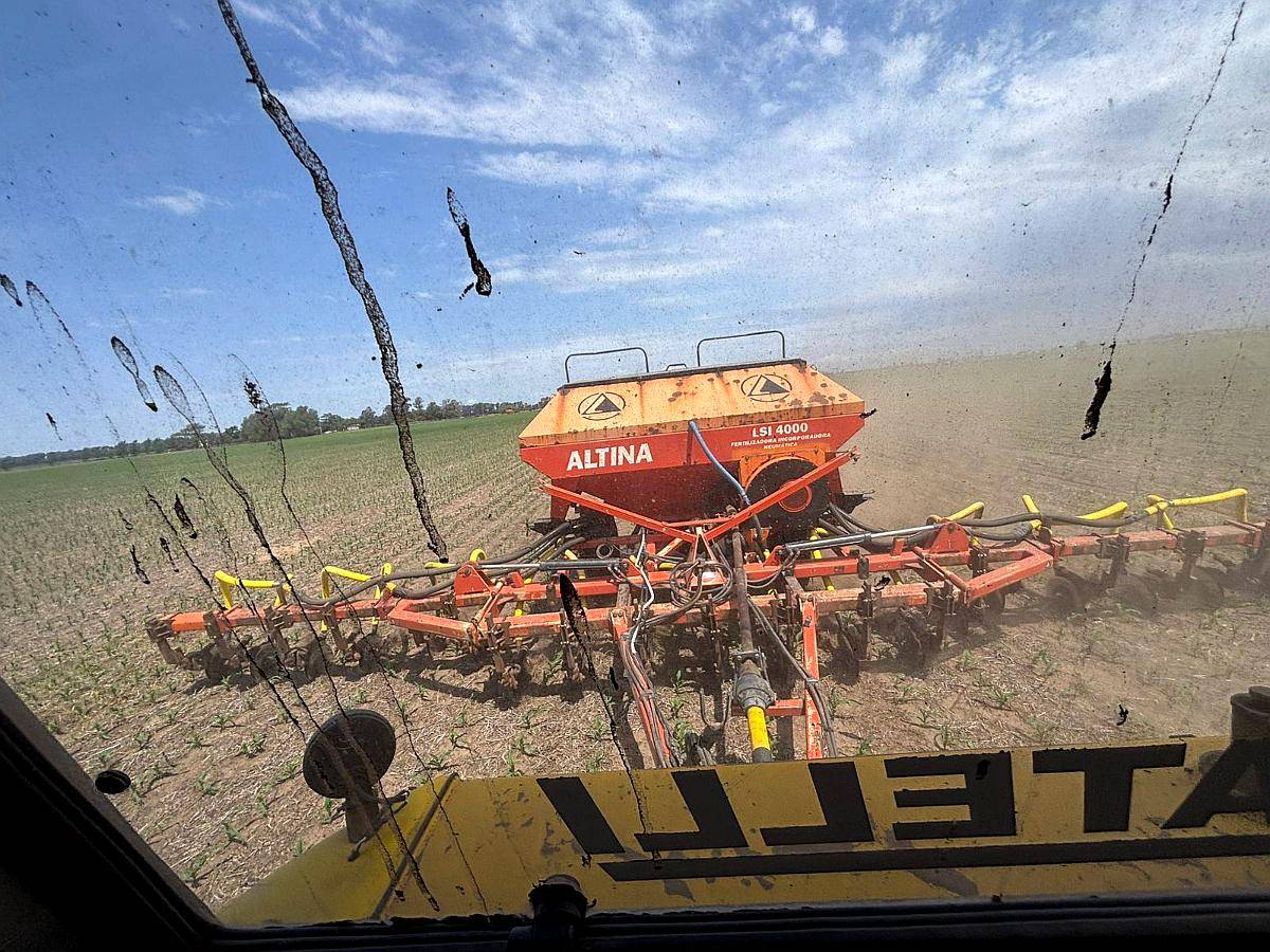 Servicio de Fertilizada Incorporada y al Voleo