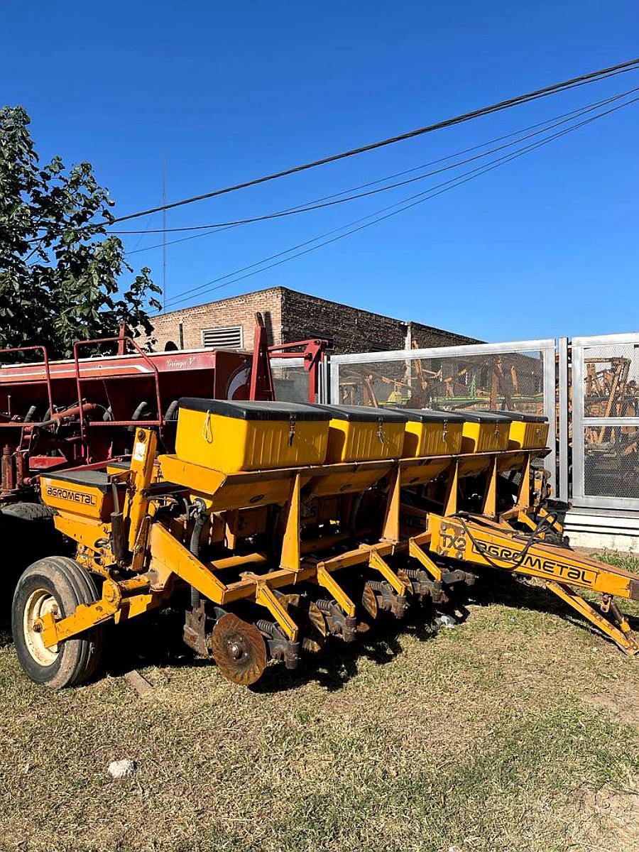 Sembradora Agrometal TX2 9 a 52 Grano Grueso Usada