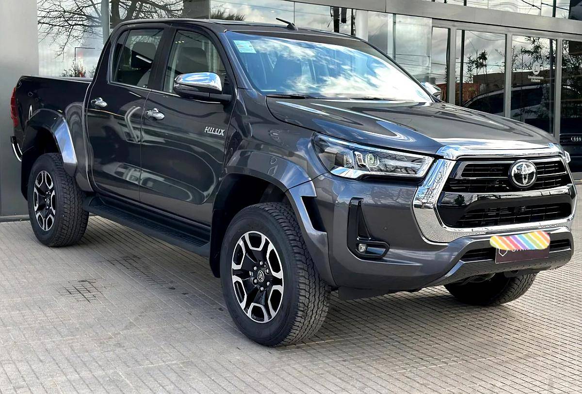 Vendo Toyota Hilux SRX 4X4 2025 con Solo 700 km sin Uso- con