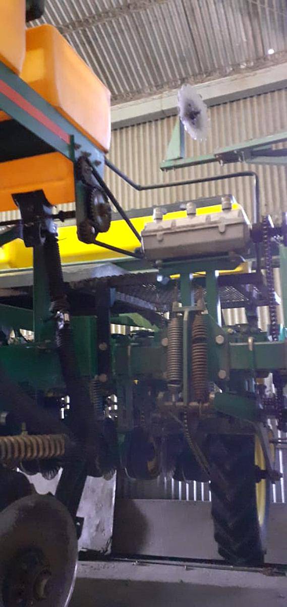 Sembradora Tedeschi de 12 a 42. Fertilizacion y Monitor.