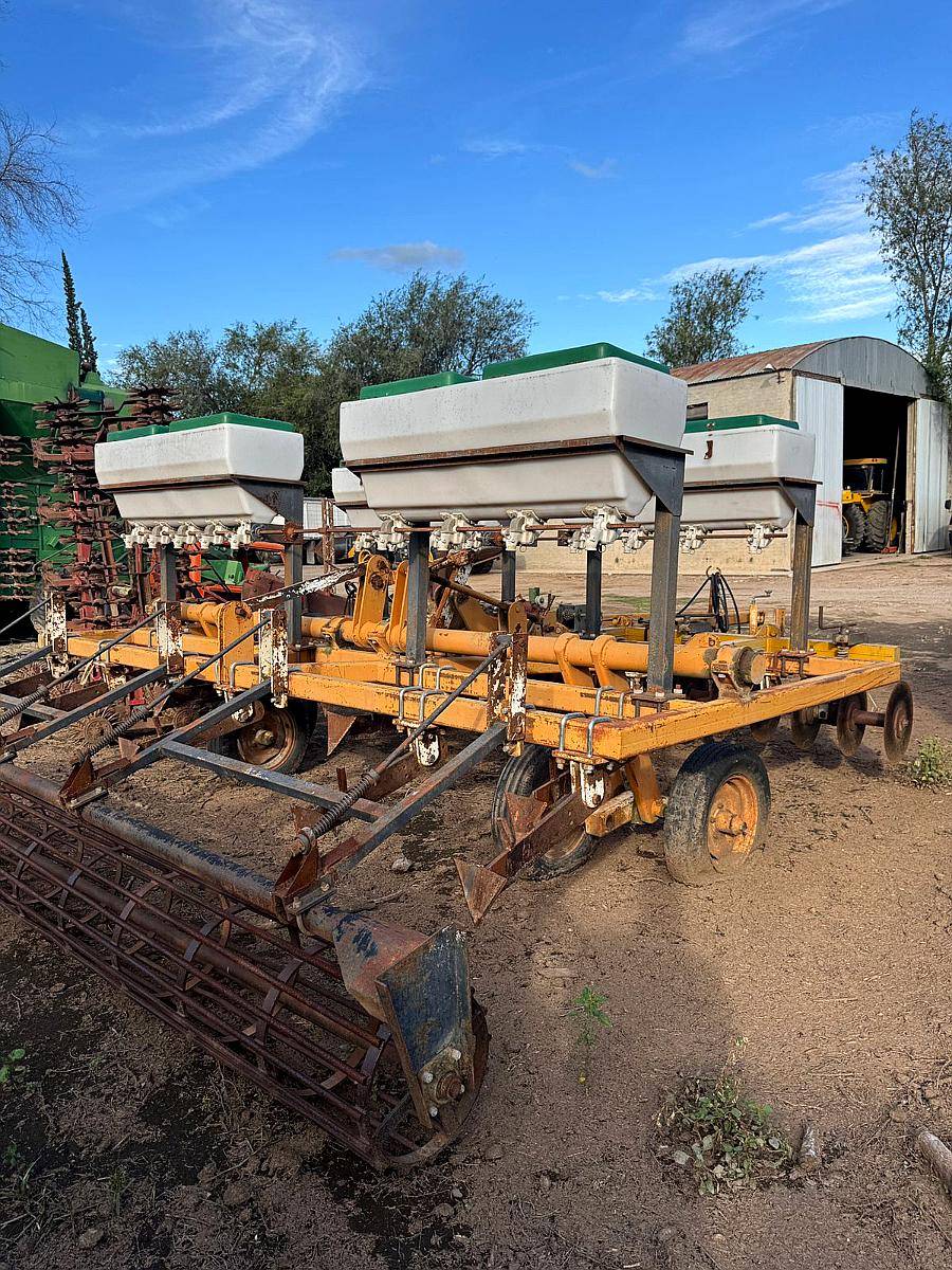 Monticelli Subsolador Paratil 13 Puas con Cajon Fertilizante