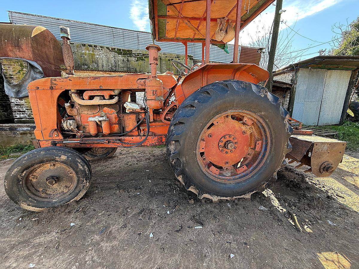 Tractor Fiat 780 en Buen Estado