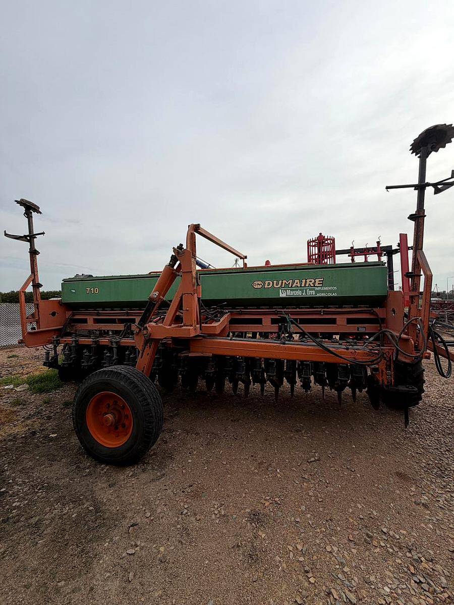 Sembradora Dumaire 710 25 a 19