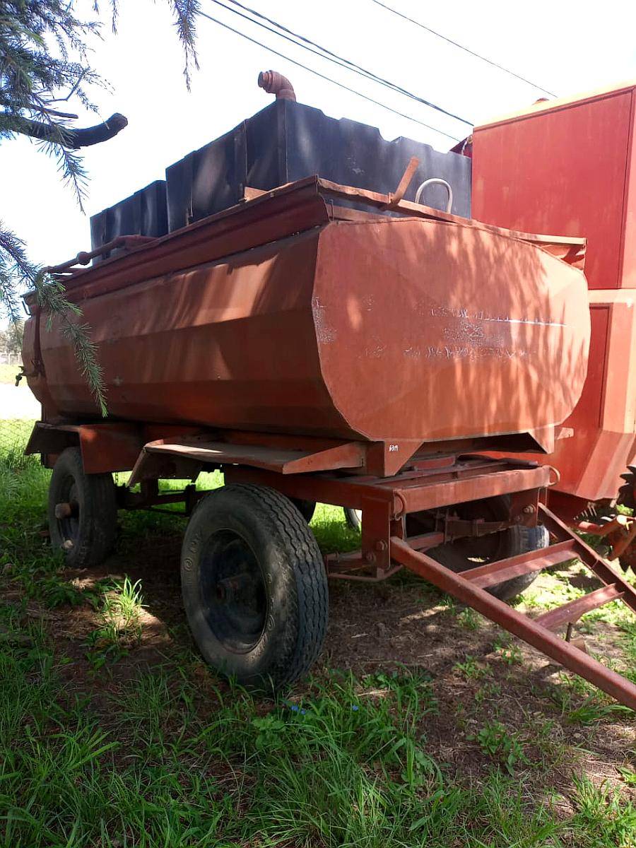 Acoplado Petrolero de 2000 C-baulera Trasera 2 Tanques Agua