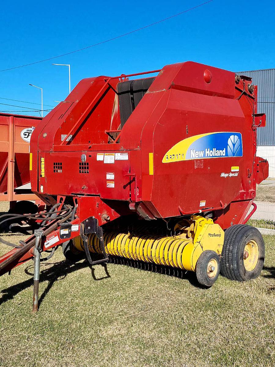 Rotoenfardadora New Holland BR7070