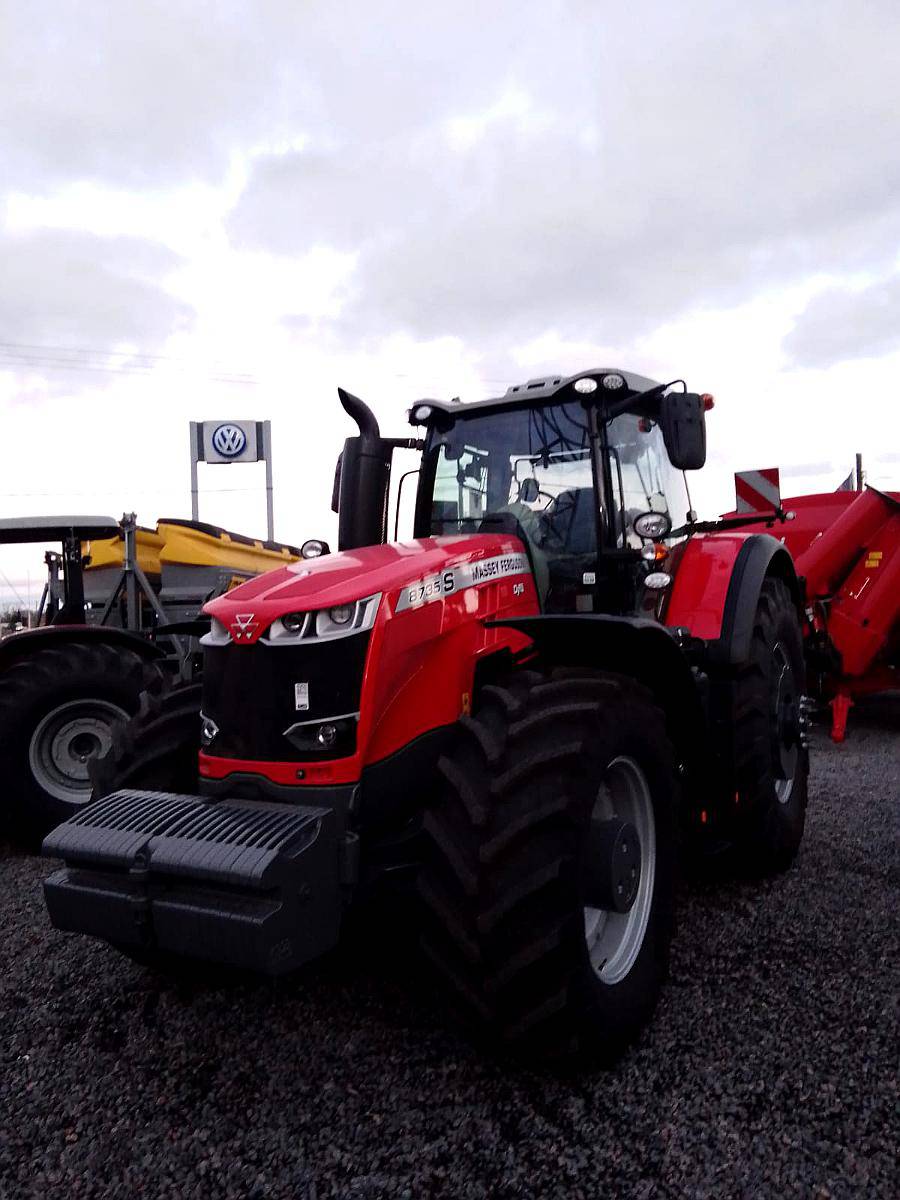 Tractor Massey Ferguson 8735