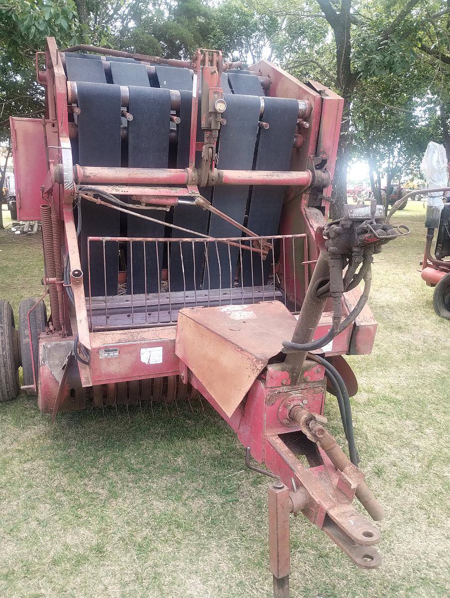 Rotoenfardadora Mainero 5850 B