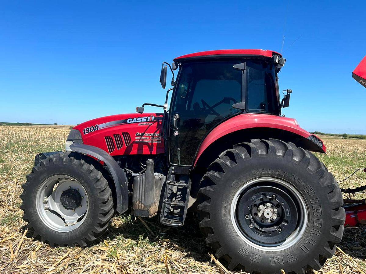 Tractor Case IH Farmall 130 a - año 2016