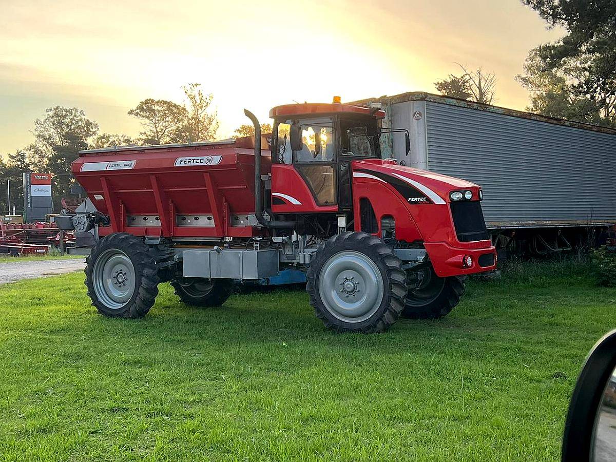 Fertilizadora Fertec Motor Deutz