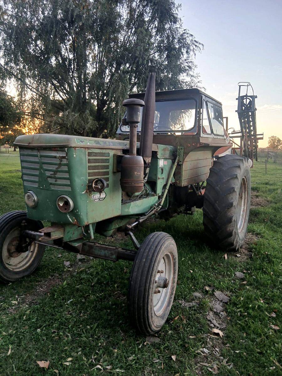 Vendo Tractor DEUTZ.A.85.2114 .