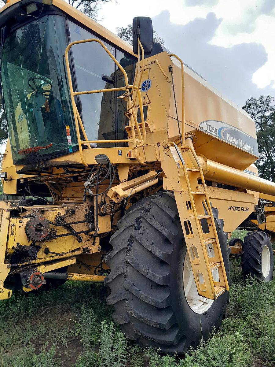 New Holland Tc59, con 28 Pies