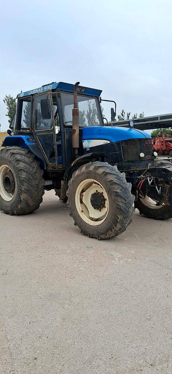 New Holland TS 6040