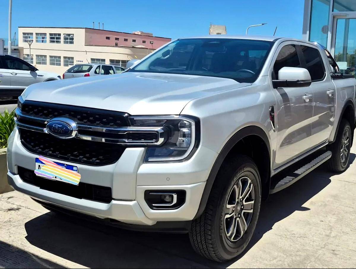 Vendo Ford Ranger XLT 2023 4X2 Solo 13000 km Nuevisima